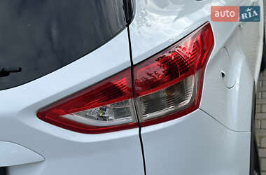 Внедорожник / Кроссовер Ford Kuga 2013 в 