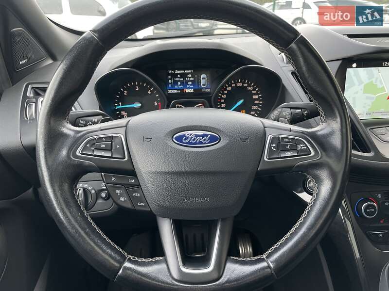 Внедорожник / Кроссовер Ford Kuga 2017 в Бердичеве