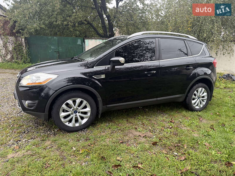 Внедорожник / Кроссовер Ford Kuga 2011 в Борщеве