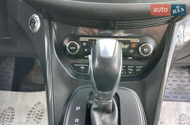 Внедорожник / Кроссовер Ford Kuga 2014 в 