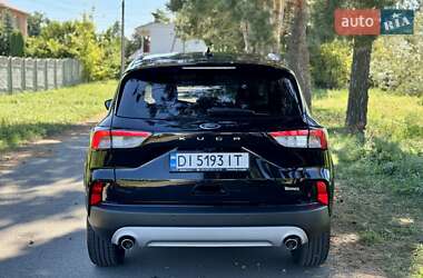 Внедорожник / Кроссовер Ford Kuga 2021 в 