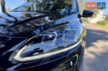 Внедорожник / Кроссовер Ford Kuga 2021 в 