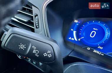 Внедорожник / Кроссовер Ford Kuga 2021 в 