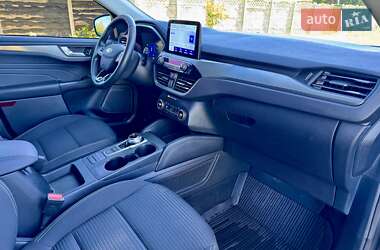 Внедорожник / Кроссовер Ford Kuga 2021 в 