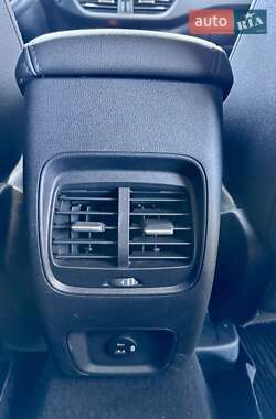 Внедорожник / Кроссовер Ford Kuga 2021 в 