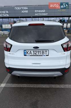 Внедорожник / Кроссовер Ford Kuga 2019 в 
