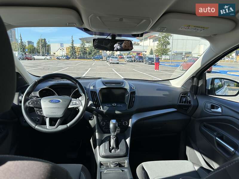 Внедорожник / Кроссовер Ford Kuga 2016 в Киеве