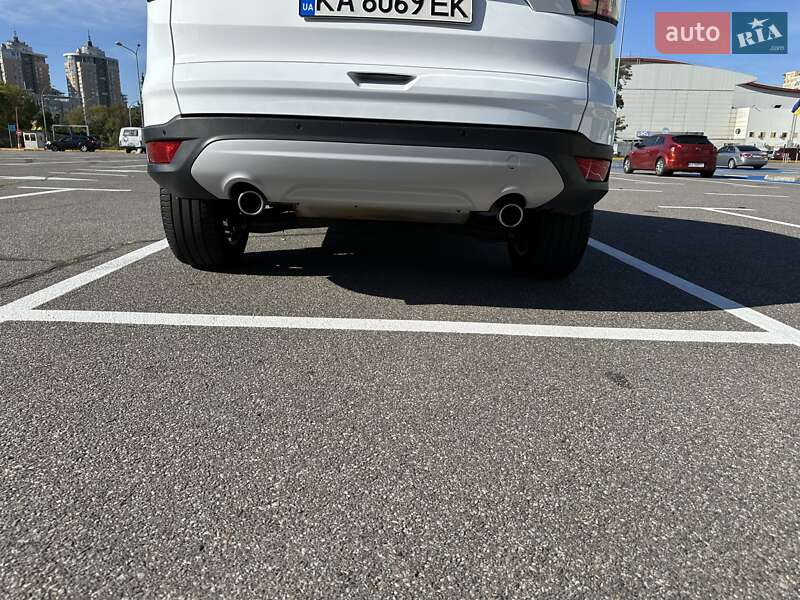 Внедорожник / Кроссовер Ford Kuga 2016 в Киеве