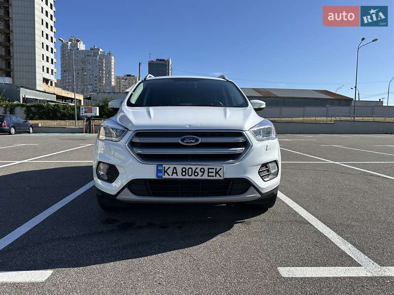 Внедорожник / Кроссовер Ford Kuga 2016 в Киеве