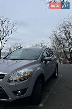 Внедорожник / Кроссовер Ford Kuga 2011 в 