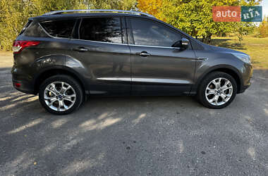 Внедорожник / Кроссовер Ford Kuga 2015 в 