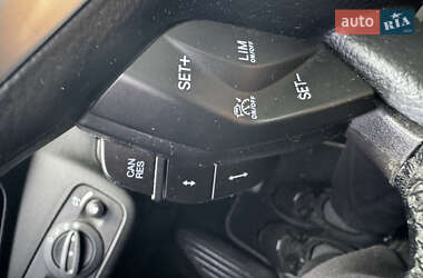 Внедорожник / Кроссовер Ford Kuga 2015 в 