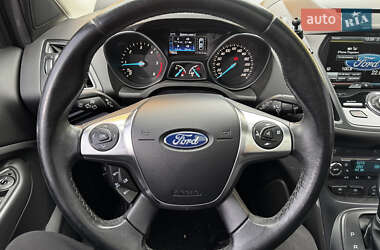 Внедорожник / Кроссовер Ford Kuga 2015 в 