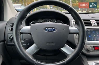 Внедорожник / Кроссовер Ford Kuga 2012 в 