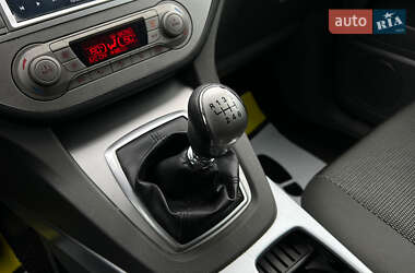 Внедорожник / Кроссовер Ford Kuga 2012 в 