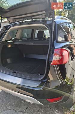 Внедорожник / Кроссовер Ford Kuga 2011 в 