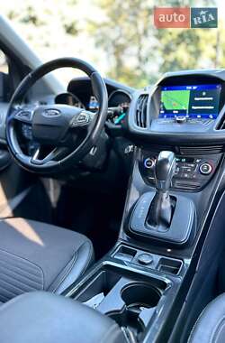 Внедорожник / Кроссовер Ford Kuga 2019 в 