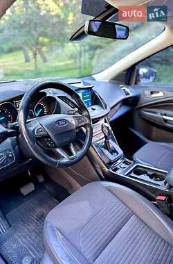 Внедорожник / Кроссовер Ford Kuga 2019 в 