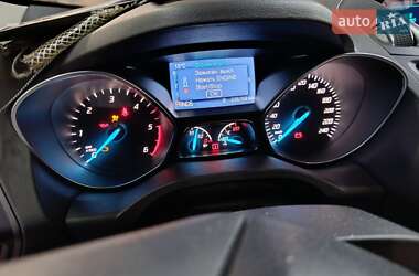 Внедорожник / Кроссовер Ford Kuga 2015 в 