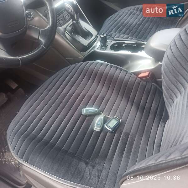 Позашляховик / Кросовер Ford Kuga 2016 в Тернополі