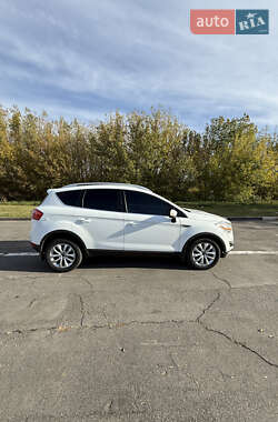 Внедорожник / Кроссовер Ford Kuga 2011 в 