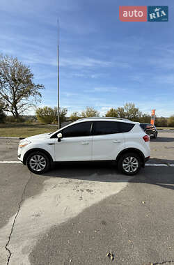 Внедорожник / Кроссовер Ford Kuga 2011 в 