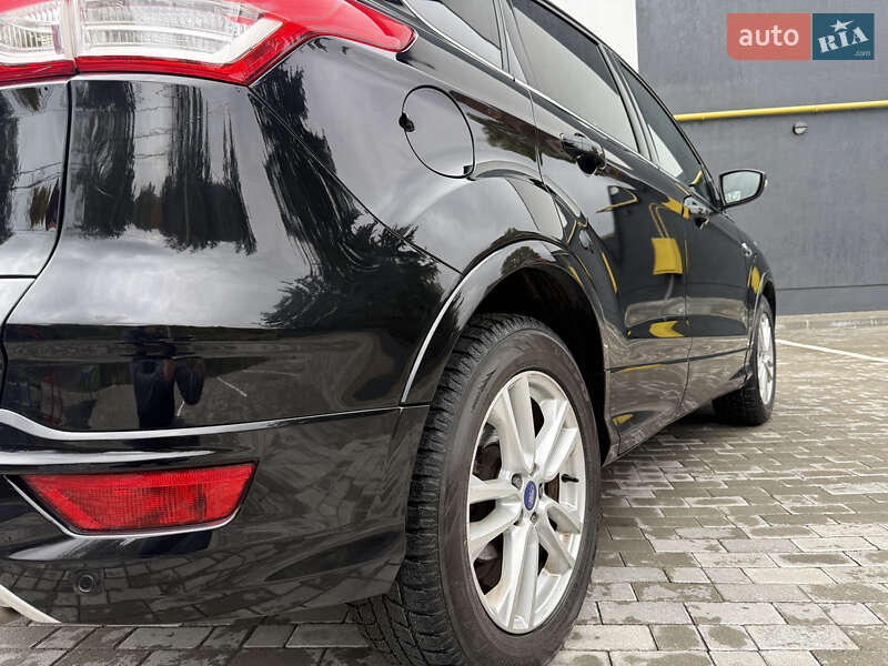 Внедорожник / Кроссовер Ford Kuga 2016 в Кременце