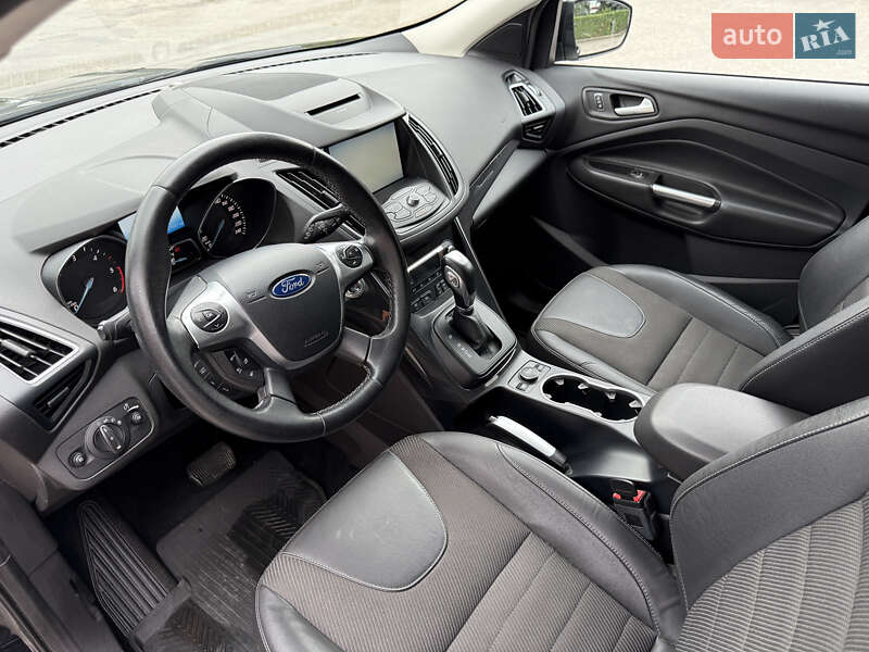 Внедорожник / Кроссовер Ford Kuga 2016 в Кременце