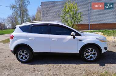 Внедорожник / Кроссовер Ford Kuga 2011 в 