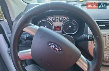 Внедорожник / Кроссовер Ford Kuga 2011 в 