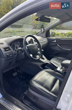 Внедорожник / Кроссовер Ford Kuga 2010 в 
