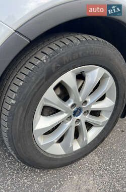 Внедорожник / Кроссовер Ford Kuga 2010 в 