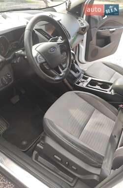Внедорожник / Кроссовер Ford Kuga 2016 в 