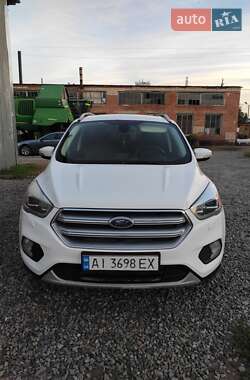Внедорожник / Кроссовер Ford Kuga 2016 в 