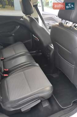 Внедорожник / Кроссовер Ford Kuga 2016 в 