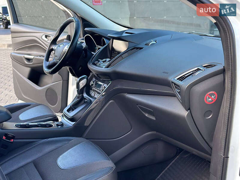 Внедорожник / Кроссовер Ford Kuga 2016 в Днепре