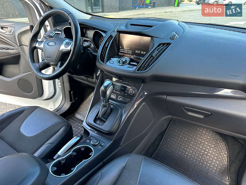 Внедорожник / Кроссовер Ford Kuga 2016 в Днепре