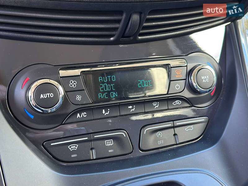 Внедорожник / Кроссовер Ford Kuga 2016 в Днепре