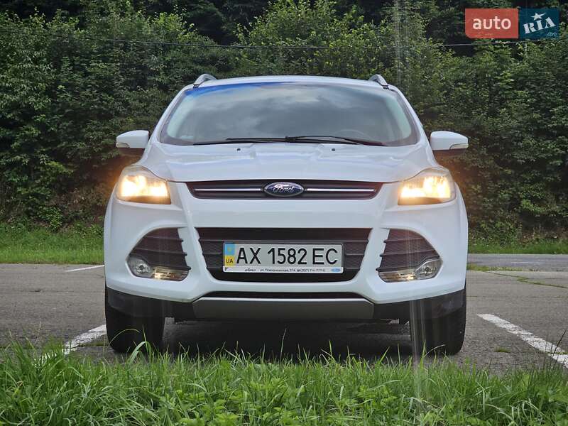 Внедорожник / Кроссовер Ford Kuga 2013 в 