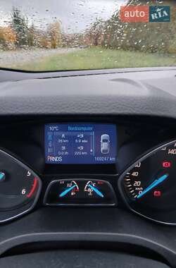 Позашляховик / Кросовер Ford Kuga 2014 в  фото 3 Позашляховик / Кросовер Ford Kuga 2014 в