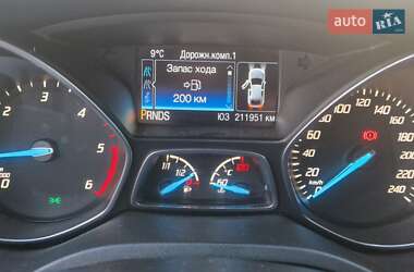 Позашляховик / Кросовер Ford Kuga 2013 в 