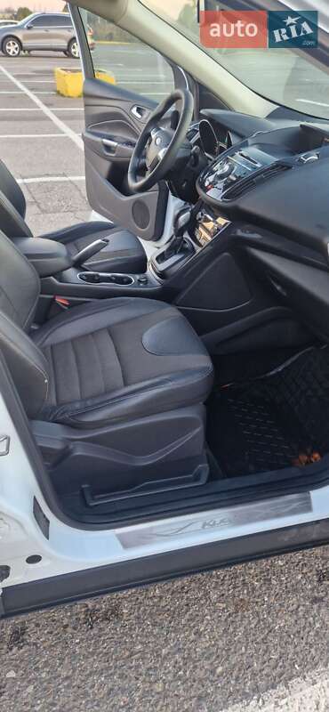 Внедорожник / Кроссовер Ford Kuga 2013 в Черновцах