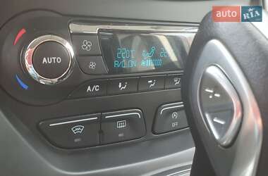 Позашляховик / Кросовер Ford Kuga 2016 в  фото 5 Позашляховик / Кросовер Ford Kuga 2016 в
