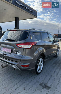 Позашляховик / Кросовер Ford Kuga 2014 в  фото 9 Позашляховик / Кросовер Ford Kuga 2014 в