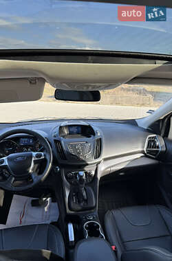Позашляховик / Кросовер Ford Kuga 2014 в  фото 13 Позашляховик / Кросовер Ford Kuga 2014 в