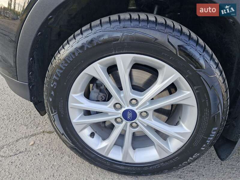 Позашляховик / Кросовер Ford Kuga 2019 в Миколаєві