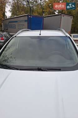 Позашляховик / Кросовер Ford Kuga 2010 в  фото 11 Позашляховик / Кросовер Ford Kuga 2010 в