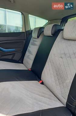 Внедорожник / Кроссовер Ford Kuga 2009 в 