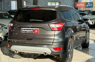 Внедорожник / Кроссовер Ford Kuga 2017 в 