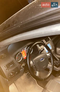 Внедорожник / Кроссовер Ford Kuga 2012 в 